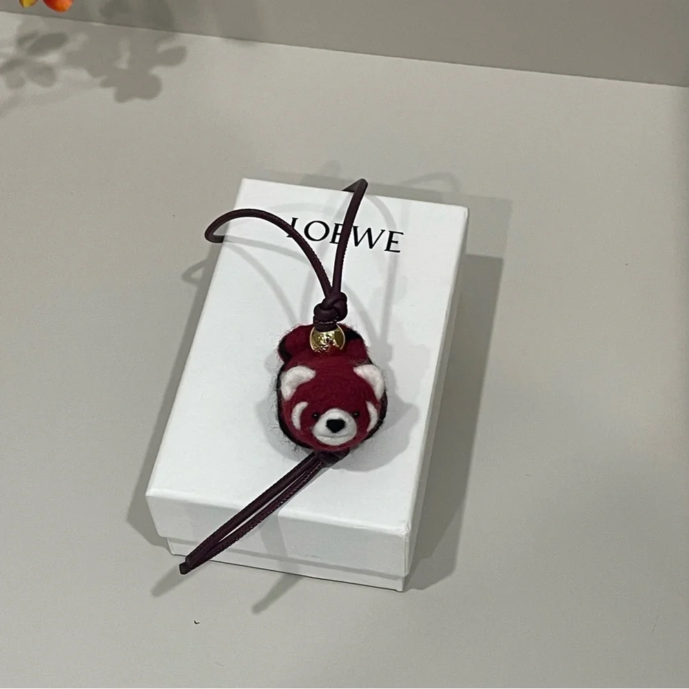 Loewe Red Keychain - Picture 3 of 3